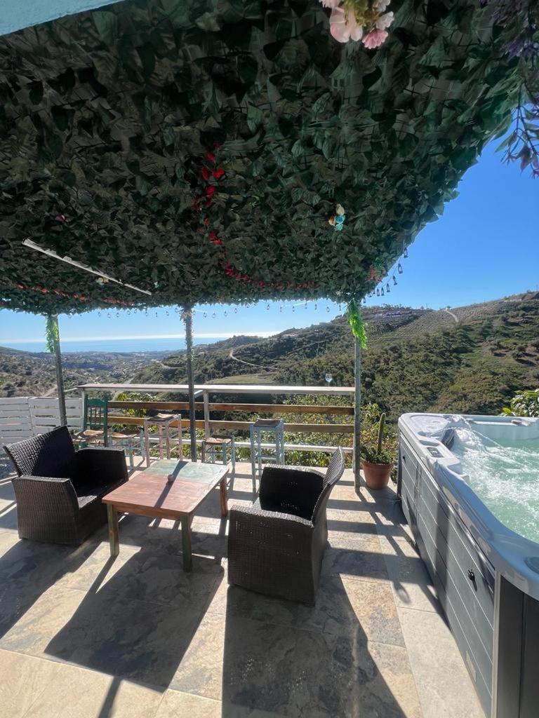 Casa Rural Malaga Monkey Love Con Jacuzzi Iznate Εξωτερικό φωτογραφία