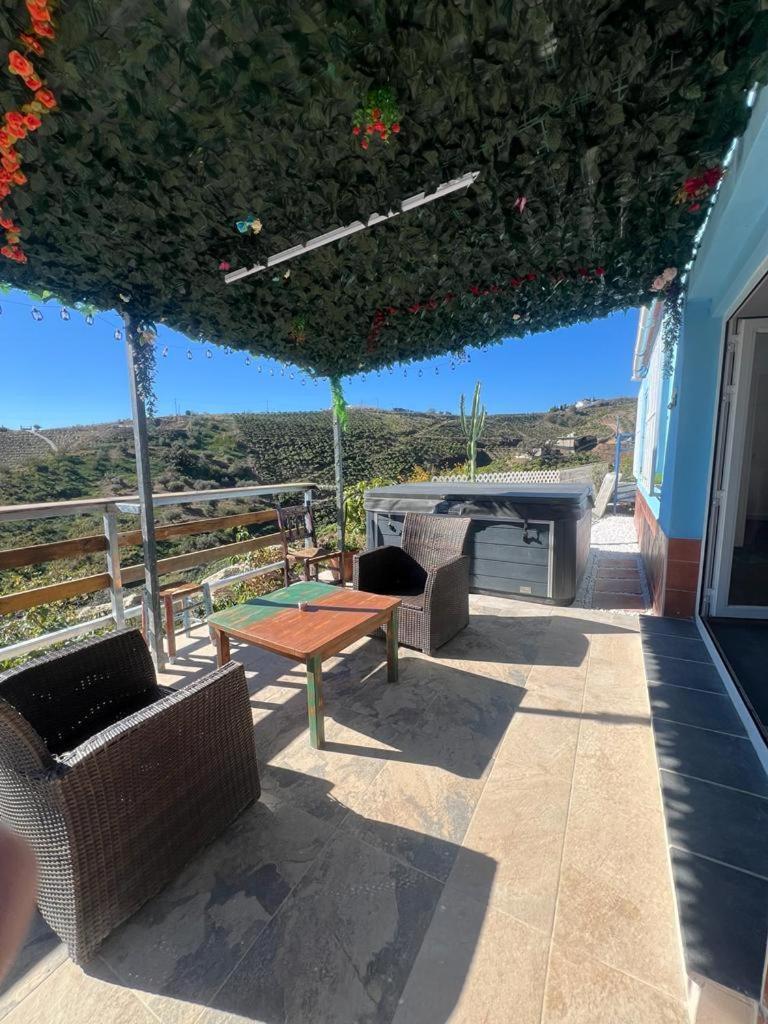 Casa Rural Malaga Monkey Love Con Jacuzzi Iznate Εξωτερικό φωτογραφία
