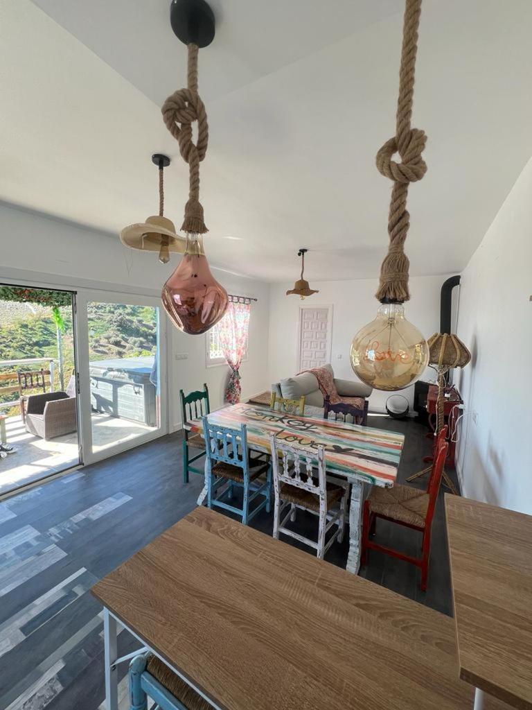 Casa Rural Malaga Monkey Love Con Jacuzzi Iznate Εξωτερικό φωτογραφία